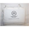 Image 1 : NEW WHITE QUEEN SIZE THREADMILL BLANKET