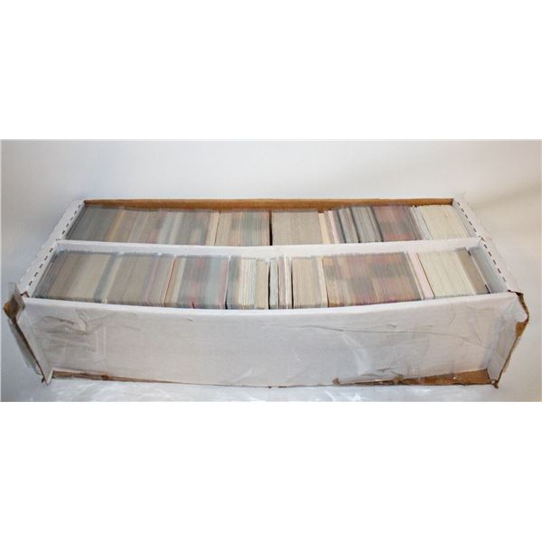 BOX WITH HOCKEY CARDS (APPROX. 1000)