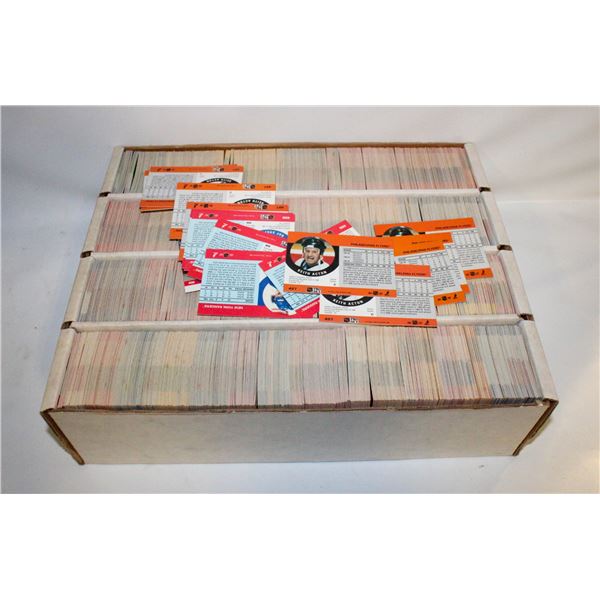 LARGE 4 ROW BOX OF HOCKEY CARDS