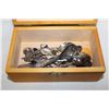 Image 1 : 14 COLLECTOR SPOONS IN WOODEN BOX