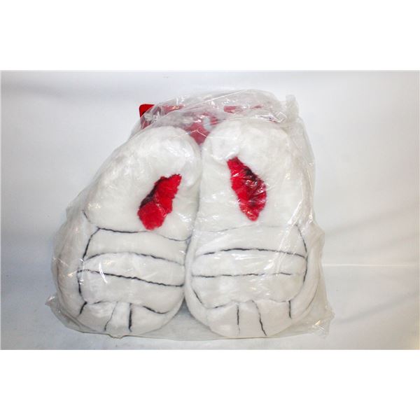 NEW VOLLEYBALL SLIPPERS SIZE M 8-9