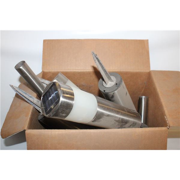 BOX OF ESTATE GARDEN LIGHTS