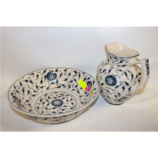 VINTAGE CERAMIC PITCHER 9"H X 7"W AND