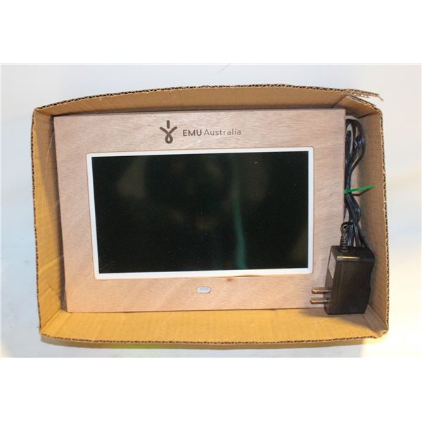 FLAT WITH 10" DIGITAL PHOTO/VIDEO DISPLAY