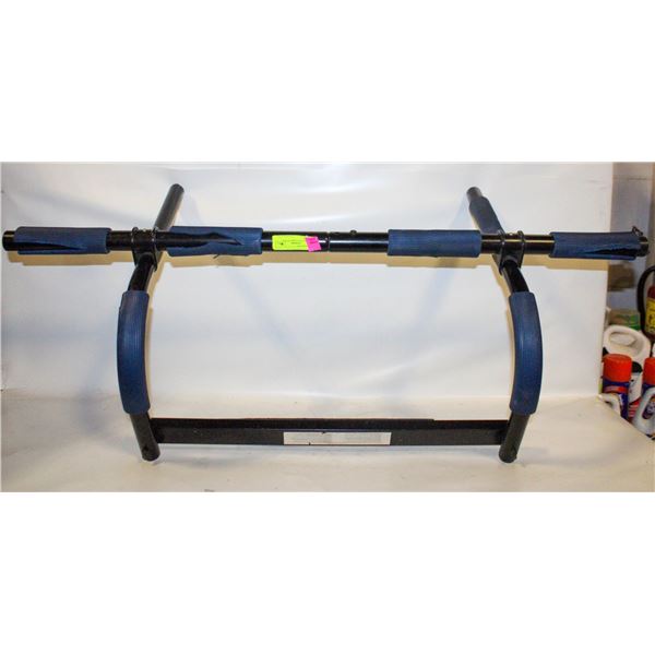 DOORWAY PULL/CHIN UP BAR