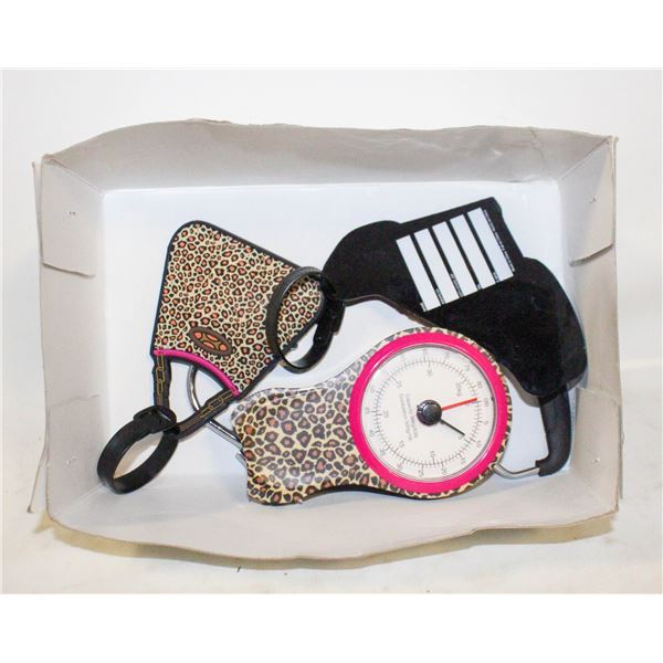 LUGGAGE SCALE W/ 2 LUGGAGE TAGS