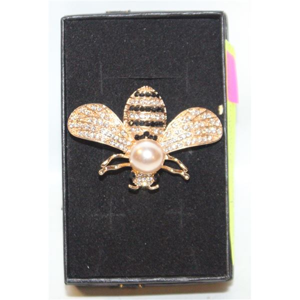 NEW BEE BROOCH WITH PEARL AND
