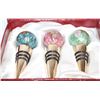 Image 1 : NEW GLOBES BOTTLE STOPPER GIFT SET/