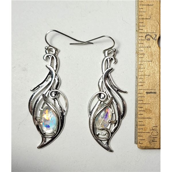 16)  DRAMATIC SILVER TONE DROP EARRING