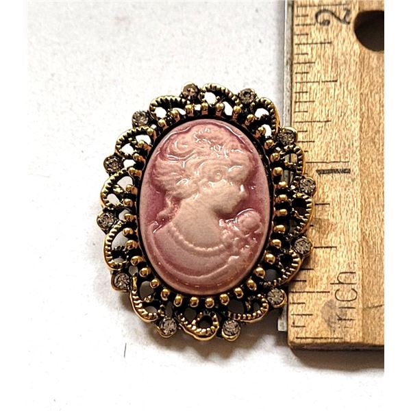 8)  BRONZE TONE WITH CLASSIC OVAL PINK