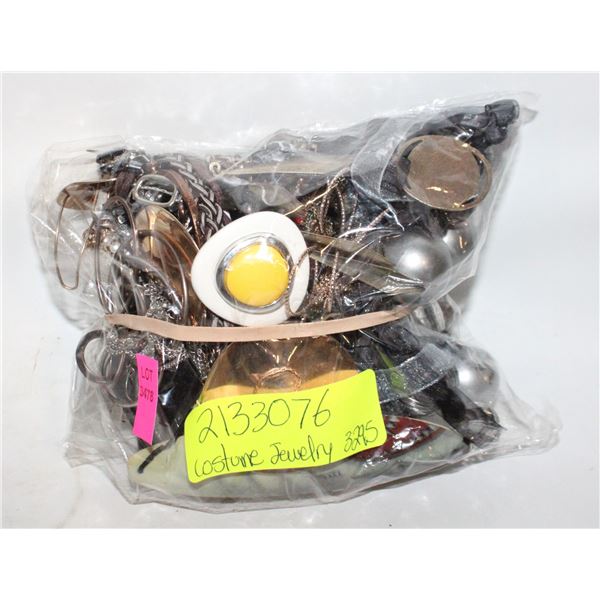 ESTATE BAG OF COSTUME JEWELRY - ESTATE