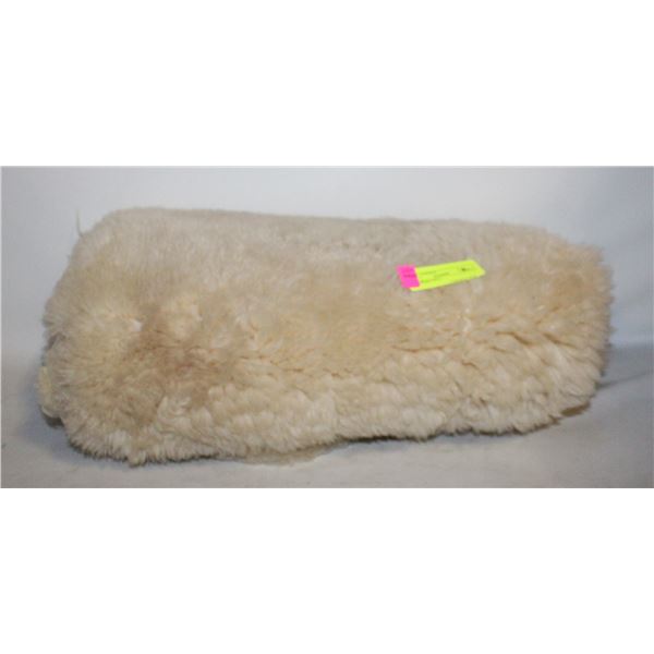 SHEEPSKIN RUG