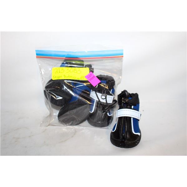 SET OF DOGGIE BOOTS SIZE XS
