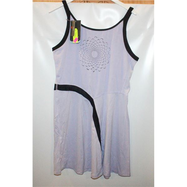 NEW NIKE LADIES TENNIS OUTFIT SZ XL