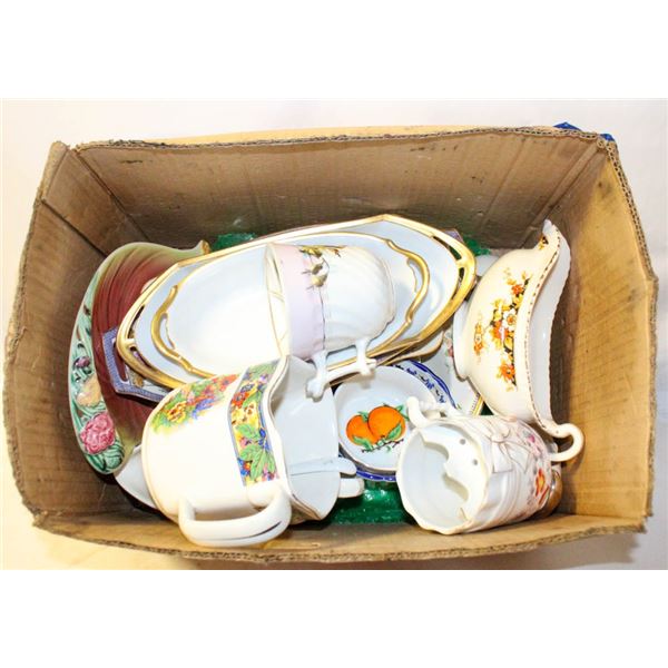 ESTATE LOT OF VINTAGE CERAMIC DISHES