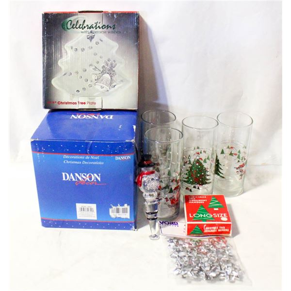 FLAT OF CHRISTMAS DECOR