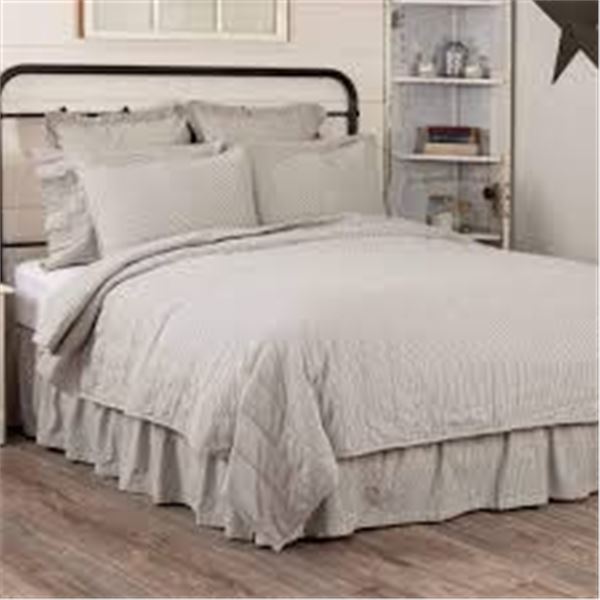 NEW HATTERAS SEERSUCKER BLUE STRIPE QUEEN QUILT