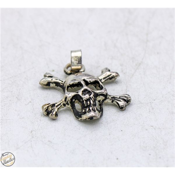 SILVER SKULL & CROSSBONES PENDANT