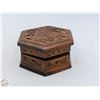Image 1 : VINTAGE HANDCARVED ASIAN TRINKET BOX