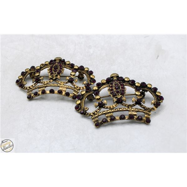 PAIR OF VINTAGE CROWN SHAPED BROOCHES