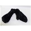 Image 1 : NEW WITH TAGS ISOTONER FURRY MITTS ONE SIZE