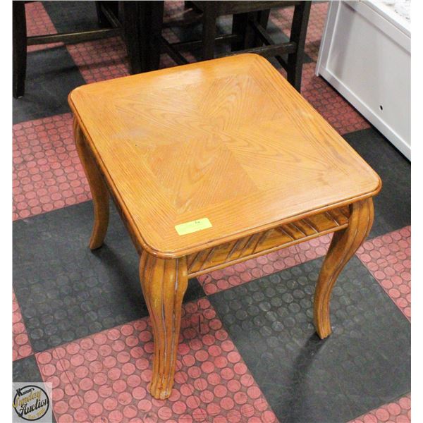 SOLID LIGHT WOOD DECORATIVE SIDE TABLE