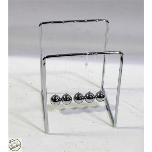 ESTATE NEWTONS CRADLE 5 BALLS DESK DECOR PIECE