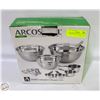 Image 1 : NEW IN BOX ARCOSTEEL 12 PC MIX AND MEASURE SET