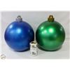 Image 1 : PAIR OF OVERSIZED ORNAMENTS