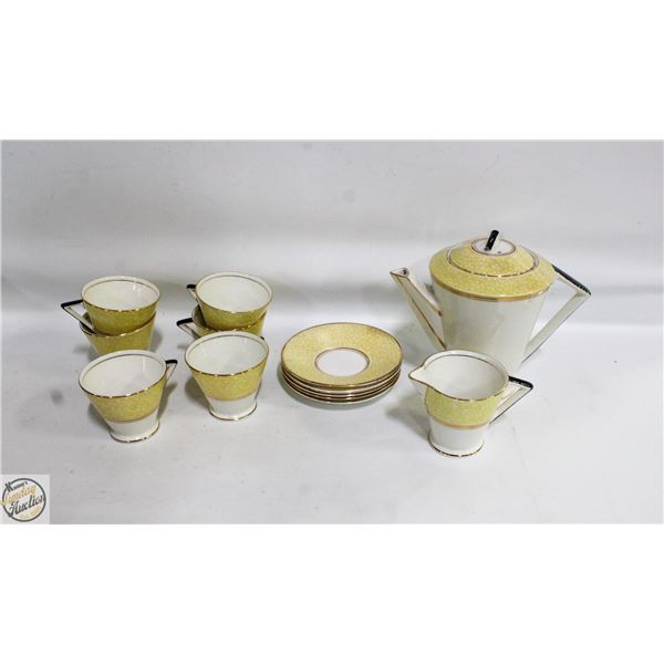 VINTAGE 1930'S MAYFAIR PLISSY WARE