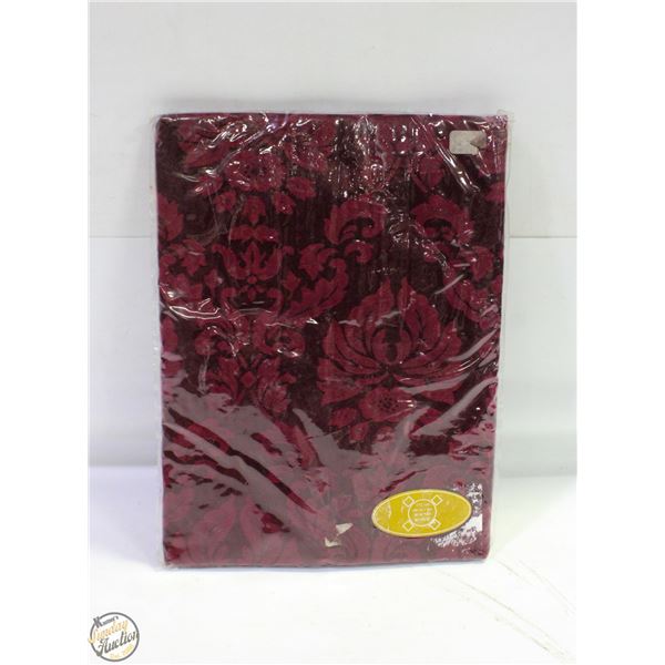 NEW SEALED ROYAL DINING DEMASK TABLECLOTH 60" ROU