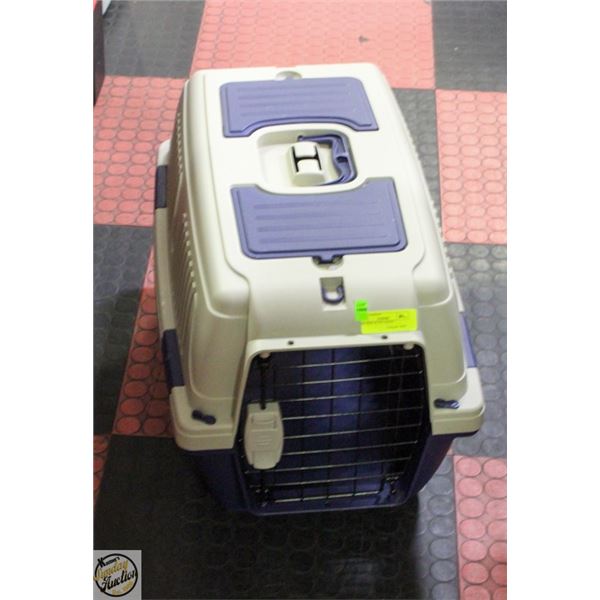 LIKE NEW 24" PET CRATE