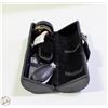 Image 1 : SHOE POLISHING & REPAIR SET IN COMPACT LEATHER