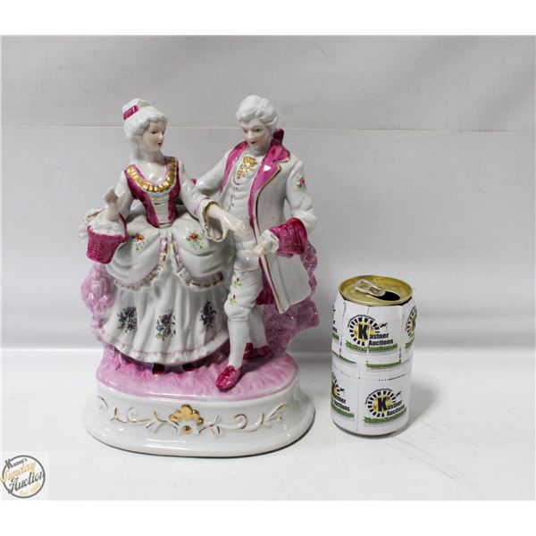 VINTAGE CERAMIC DANCING COUPLE