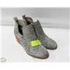 Image 1 : LADIES TOMS SIZE 7 BOOTS CHEETAH PRINT-ESTATE
