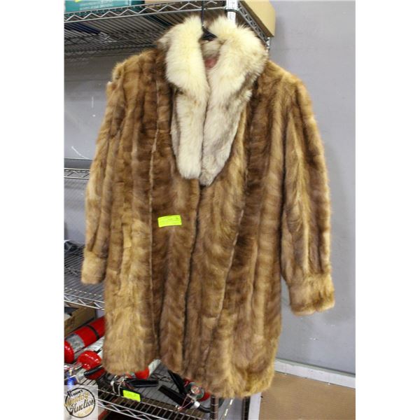 VINTAGE MINK FUR COAT W/WOLF COLLAR HAS A