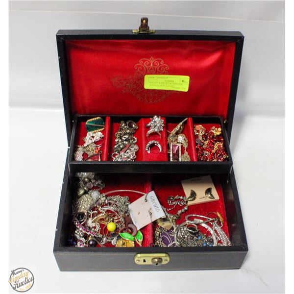 ESTATE JEWELRY IN VINTAGE JEWELRY BOX-ESTATE