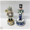 Image 1 : 2 MUSICAL NUTCRAKERS APROX 10"