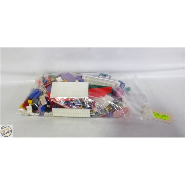 2.5 LBS BAG OF LEGO & MEGA BUILDING BLOCKS