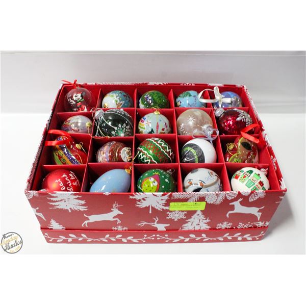ORNAMENT STORAGE BOX WITH 35 DECORATIONS
