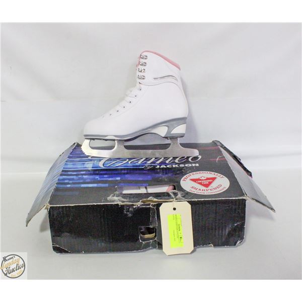 UNUSED LADIES SIZE 6 FIGURE SKATES