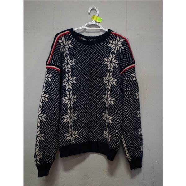 MENS MED/LARGE BLUE HEAVY WOOL NORWEGIAN SWEATER