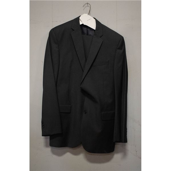 MENS SUIT SIZE 42/44 JOSEPH ABBOUD