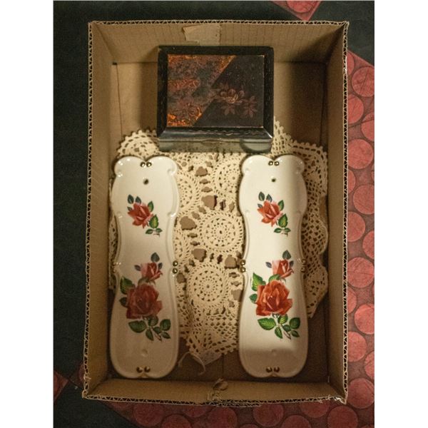 ANTIQUE JEWELRY/BOX HINGED SOLD WITH PAIR