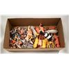 Image 1 : FLAT OF TOY ANIMAL FIGURES