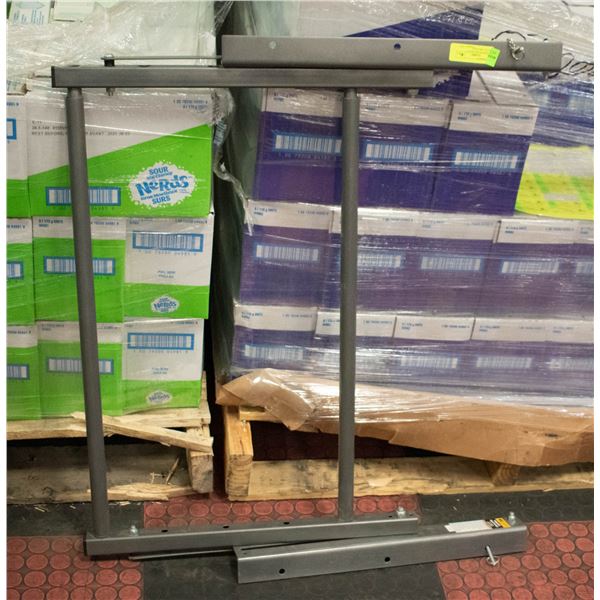 300 LB ADJUSTABLE WALL MOUNTED TIRE RACK