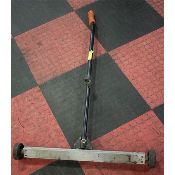 MAGNETIC RAKE ON WHEELS ROOFERS CLEANUP TOOL