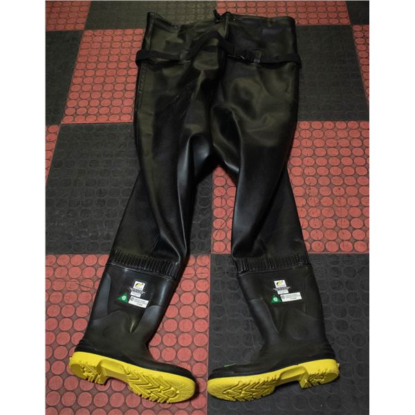 ONGUARD COMPOSITE STEEL TOE COVERALLS SZ 9 FOOT