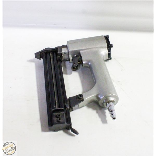 PNEUMATIC AIR STAPLER