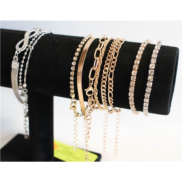 JEWELRY ORGANIZER WITH 12 BRACELETS